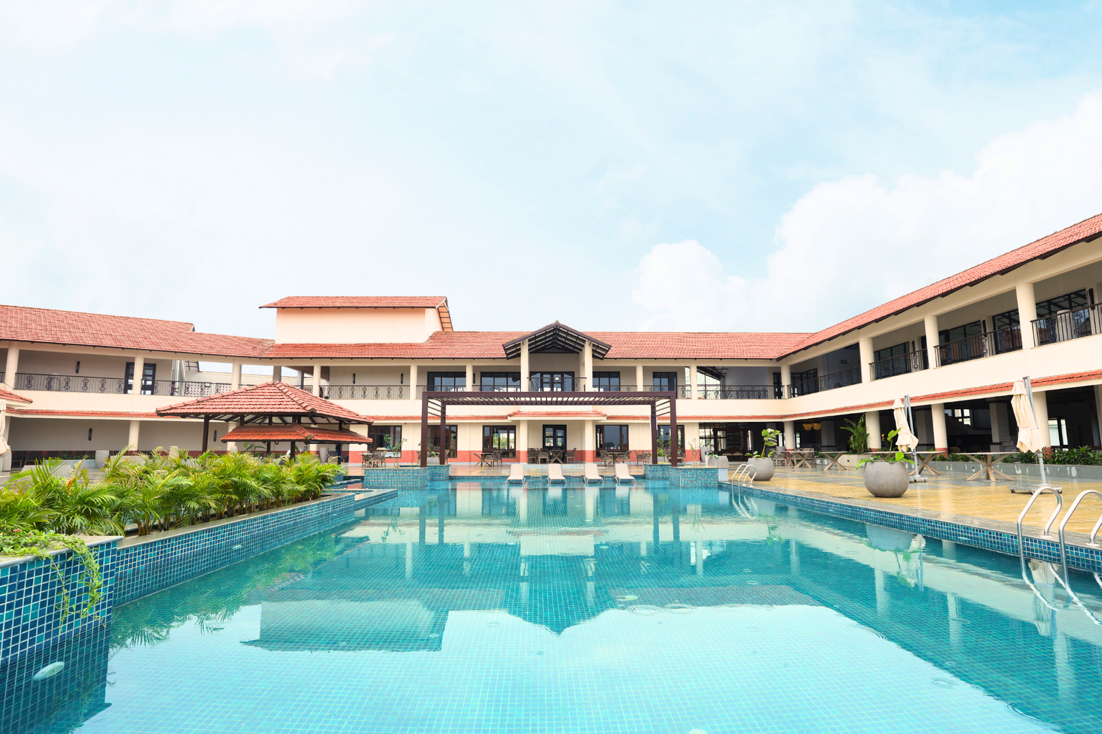 Vanira Pool